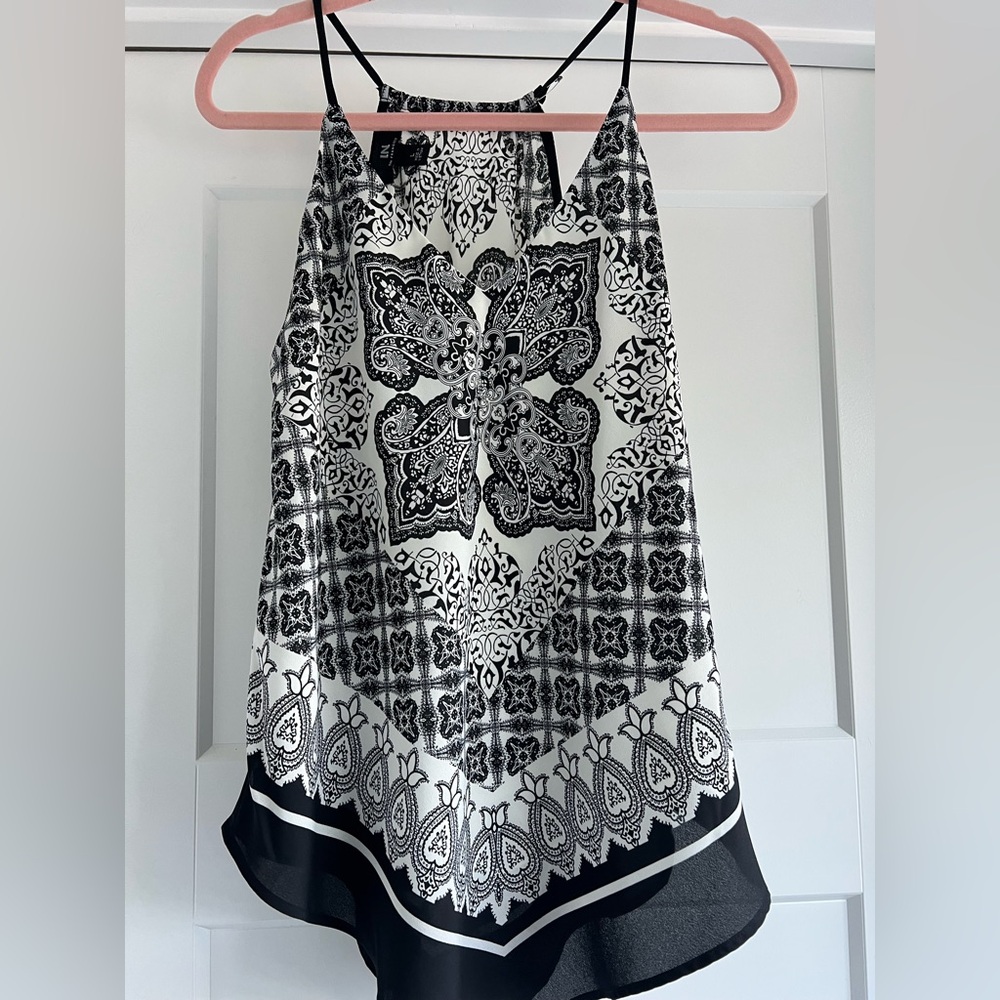 Women’s dress racer tank- black and white